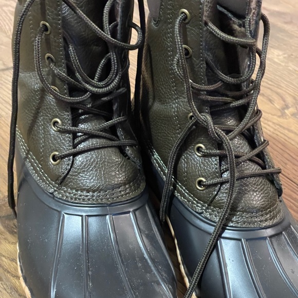 Mens weatherproof boots. Size 10.  Man made upper - Picture 6 of 10